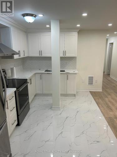 31 Hallaran Road, Oakville, ON - Indoor Photo Showing Kitchen With Double Sink