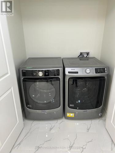 31 Hallaran Road, Oakville, ON - Indoor Photo Showing Laundry Room