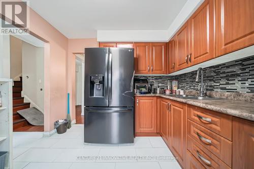 5 - 3175 Kirwin Avenue, Mississauga, ON - Indoor Photo Showing Kitchen With Double Sink