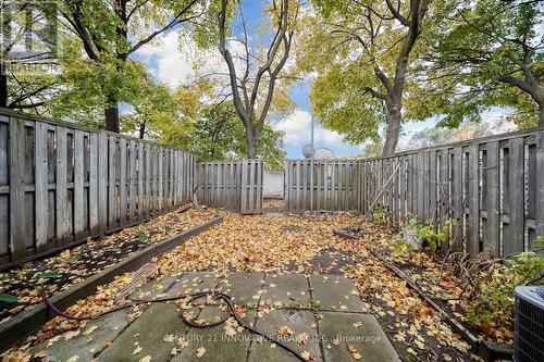 5 - 3175 Kirwin Avenue, Mississauga, ON - Outdoor