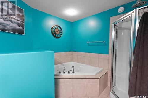 710 Rosewood Boulevard W, Saskatoon, SK - Indoor Photo Showing Bathroom