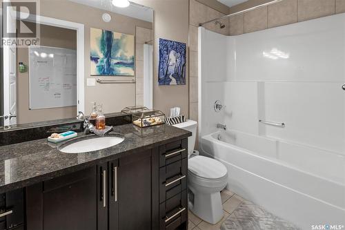 710 Rosewood Boulevard W, Saskatoon, SK - Indoor Photo Showing Bathroom