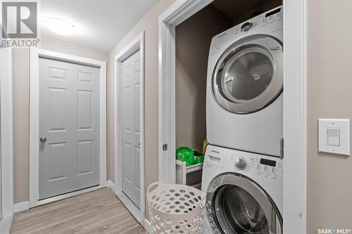 710 Rosewood Boulevard W, Saskatoon, SK - Indoor Photo Showing Laundry Room