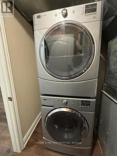 11 Kelton Road, Brampton, ON - Indoor Photo Showing Laundry Room