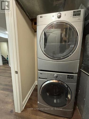 11 Kelton Road, Brampton, ON - Indoor Photo Showing Laundry Room