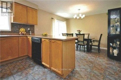 3 - 2370 Britannia Road, Mississauga, ON - Indoor Photo Showing Kitchen With Double Sink