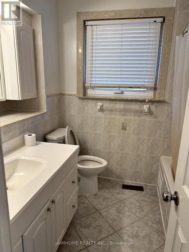 3423 Cedar Creek Drive, Mississauga, ON - Indoor Photo Showing Bathroom