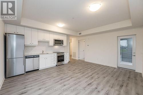 201 - 243 Northfield Drive E, Waterloo, ON - Indoor Photo Showing Kitchen