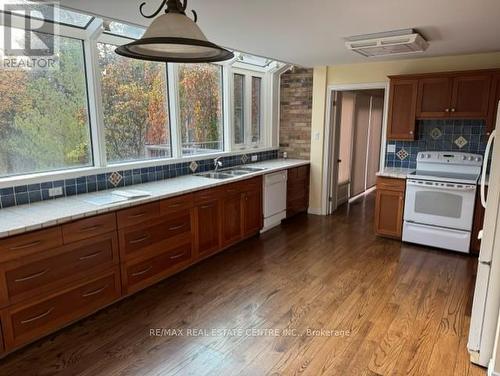 4159 Britannia Road, Burlington, ON - Indoor Photo Showing Kitchen With Double Sink