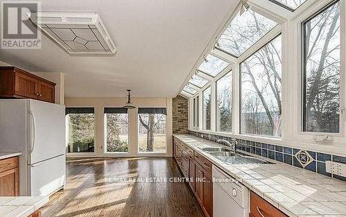 4159 Britannia Road, Burlington, ON - Indoor Photo Showing Kitchen With Double Sink