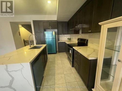 A - 109 Luzon Avenue, Markham, ON - Indoor Photo Showing Kitchen