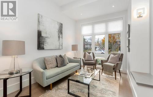 16B Benson Avenue, Mississauga, ON - Indoor Photo Showing Living Room