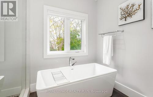 16B Benson Avenue, Mississauga, ON - Indoor Photo Showing Bathroom