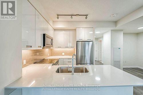 2414 - 35 Watergarden Drive, Mississauga, ON - Indoor Photo Showing Kitchen With Upgraded Kitchen