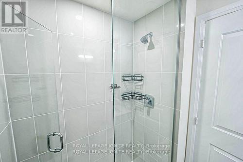 2414 - 35 Watergarden Drive, Mississauga, ON - Indoor Photo Showing Bathroom