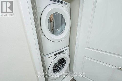 2414 - 35 Watergarden Drive, Mississauga, ON - Indoor Photo Showing Laundry Room