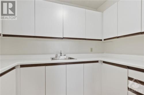 475 Laurier Avenue W Unit#1405, Ottawa, ON - Indoor Photo Showing Kitchen