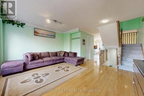 82 Conn Smythe Drive, Toronto, ON - Indoor Photo Showing Living Room