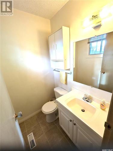 210 3Rd Street S, Martensville, SK - Indoor Photo Showing Bathroom