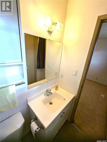 210 3Rd Street S, Martensville, SK - Indoor Photo Showing Bathroom