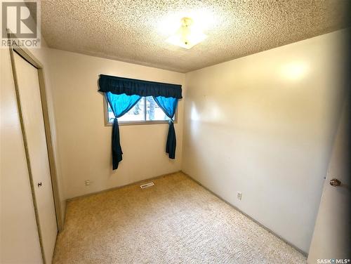 210 3Rd Street S, Martensville, SK - Indoor Photo Showing Other Room