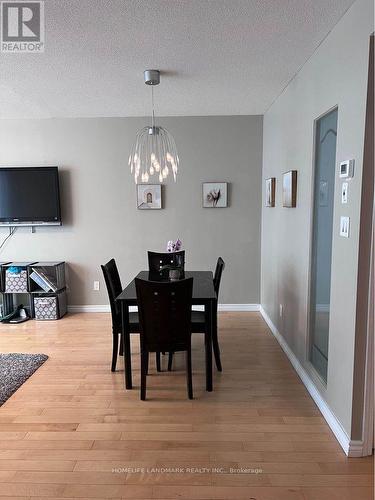 1104 - 263 Wellington Street W, Toronto, ON - Indoor Photo Showing Dining Room