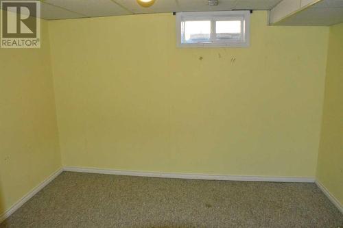 9606 80 Avenue, Peace River, AB - Indoor Photo Showing Other Room