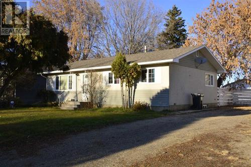 9606 80 Avenue, Peace River, AB - Outdoor