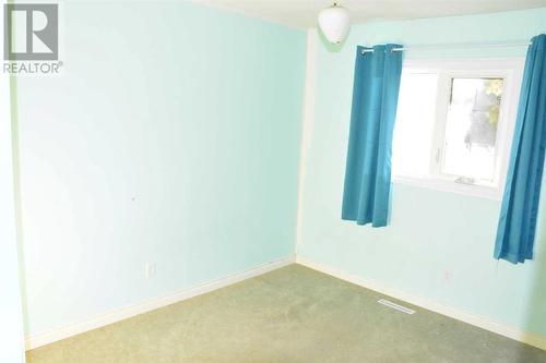 9606 80 Avenue, Peace River, AB - Indoor Photo Showing Other Room