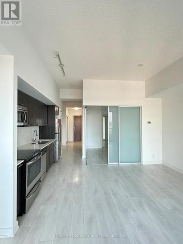 710 - 2220 Lake Shore Boulevard W, Toronto, ON - Indoor