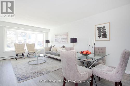 530 Dean Avenue, Oshawa, ON - Indoor Photo Showing Living Room