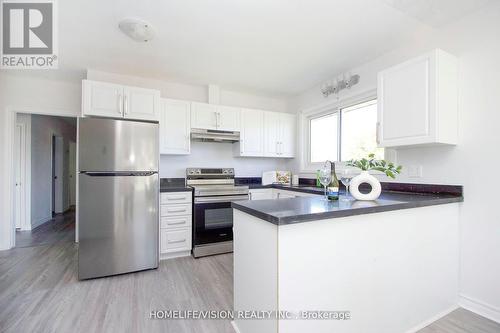 530 Dean Avenue, Oshawa, ON - Indoor Photo Showing Kitchen