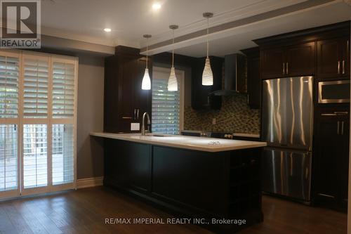 4138 Quaker Hill Drive, Mississauga, ON - Indoor Photo Showing Kitchen