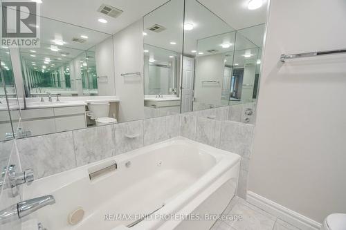 1501 - 33 University Avenue, Toronto, ON - Indoor Photo Showing Bathroom