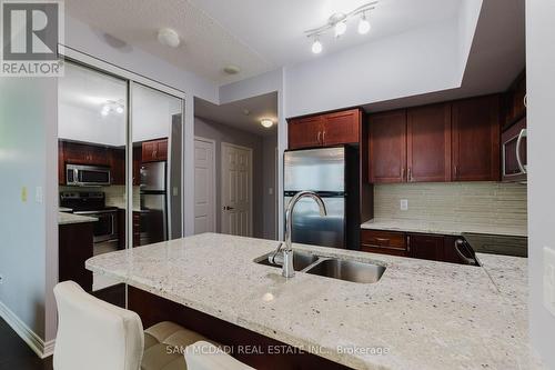 3301 - 208 Enfield Place, Mississauga, ON - Indoor Photo Showing Kitchen With Double Sink With Upgraded Kitchen