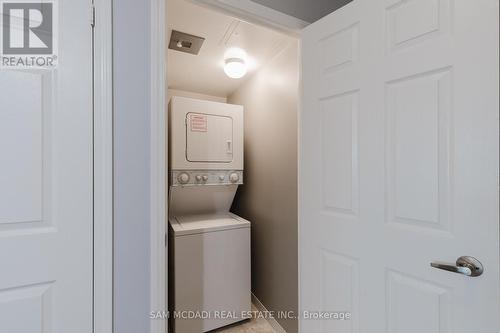 3301 - 208 Enfield Place, Mississauga, ON - Indoor Photo Showing Laundry Room