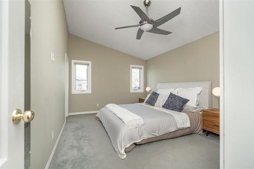 984 Charleswood Road, Winnipeg, MB - Indoor Photo Showing Bedroom