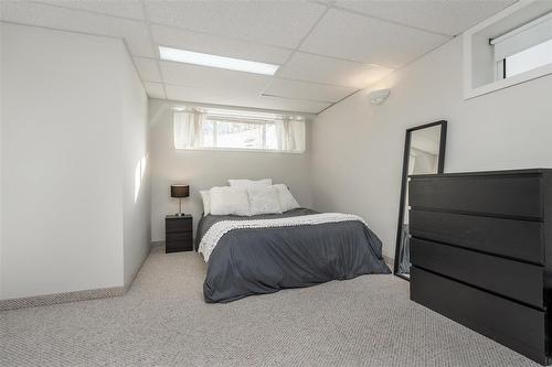 984 Charleswood Road, Winnipeg, MB - Indoor Photo Showing Bedroom