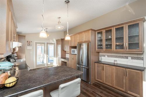 984 Charleswood Road, Winnipeg, MB - Indoor Photo Showing Kitchen