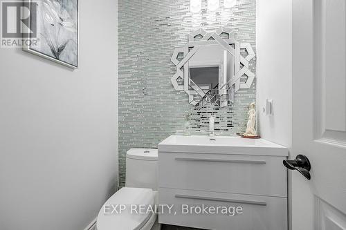 1517 Highbrook Avenue, Mississauga, ON - Indoor Photo Showing Bathroom