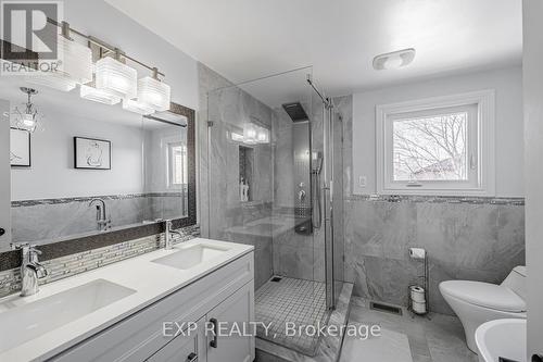 1517 Highbrook Avenue, Mississauga, ON - Indoor Photo Showing Bathroom