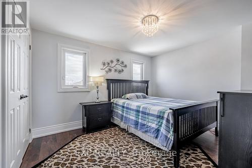 1517 Highbrook Avenue, Mississauga, ON - Indoor Photo Showing Bedroom