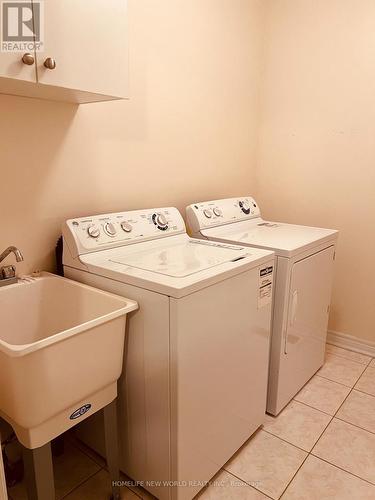 90 Rougeview Park Crescent, Markham, ON - Indoor Photo Showing Laundry Room