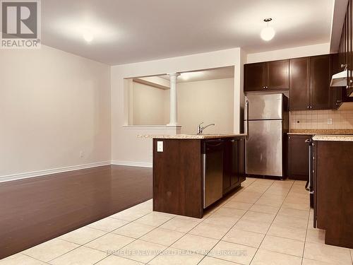 90 Rougeview Park Crescent, Markham, ON - Indoor Photo Showing Kitchen