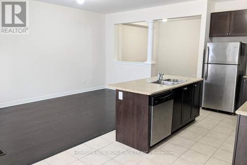 90 Rougeview Park Crescent, Markham, ON - Indoor Photo Showing Kitchen With Double Sink