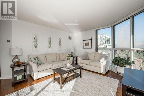 711 - 150 Dunlop Street E, Barrie, ON - Indoor Photo Showing Living Room