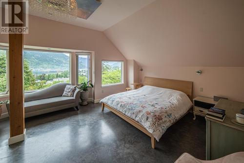 128 Union Street, Nelson, BC - Indoor Photo Showing Bedroom