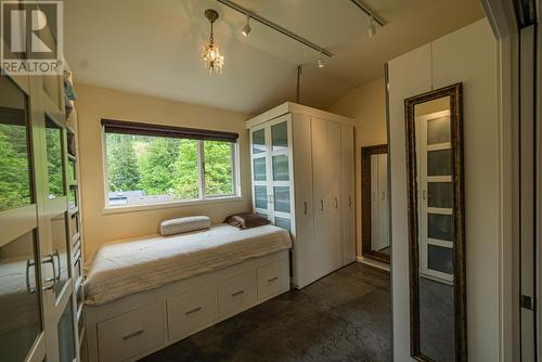 128 Union Street, Nelson, BC - Indoor Photo Showing Bedroom