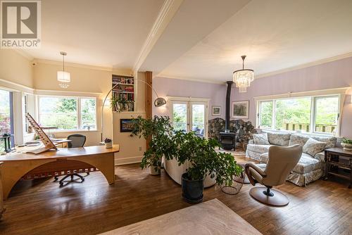 128 Union Street, Nelson, BC - Indoor Photo Showing Living Room