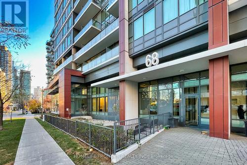 1907 - 68 Canterbury Place, Toronto, ON 